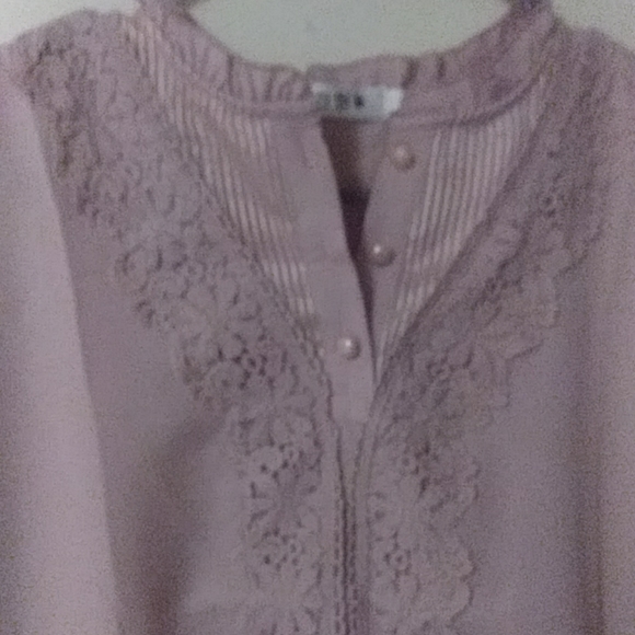 NWT- Romantic and elegant blouse - Picture 2 of 4